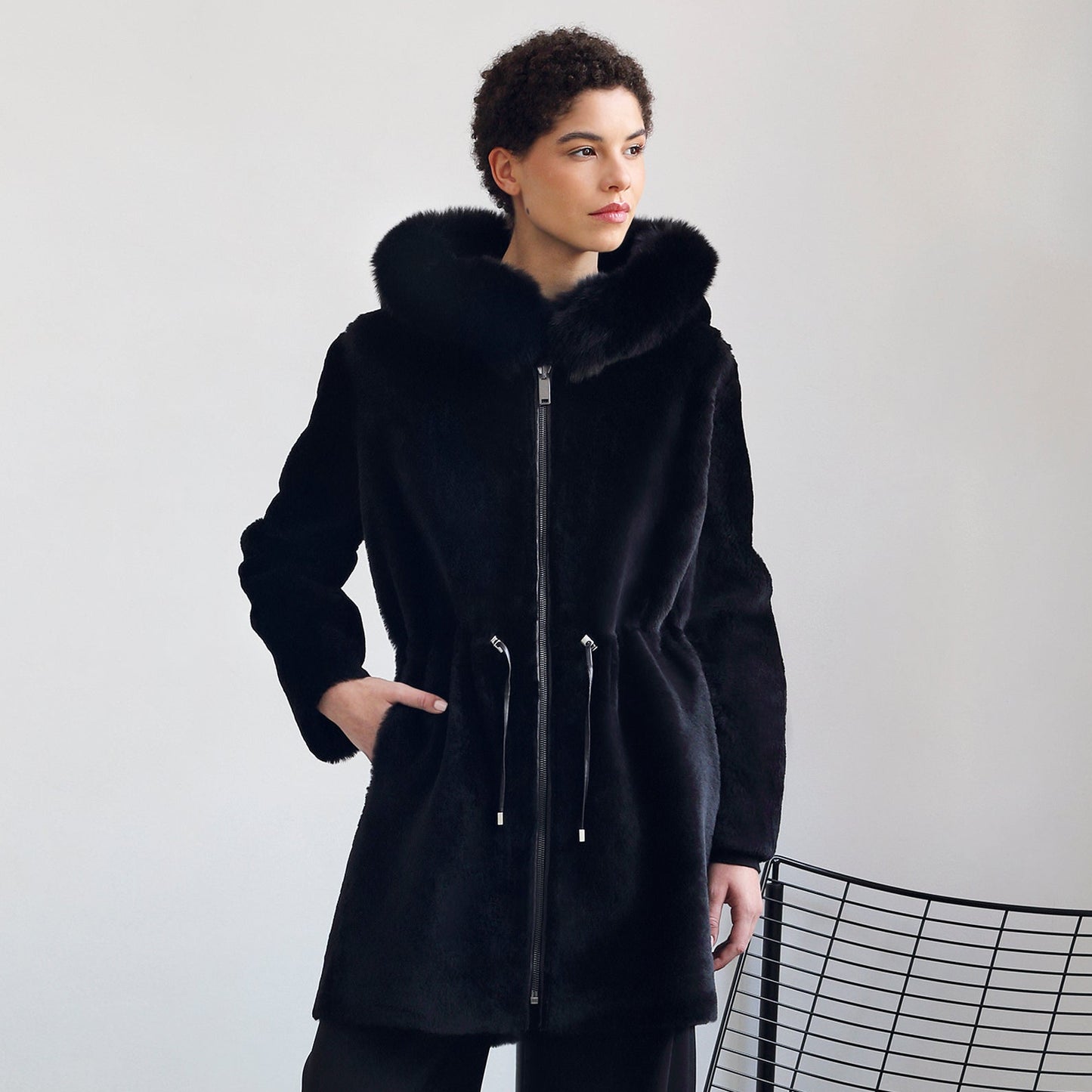 Rulamsfrakke med pelskrave