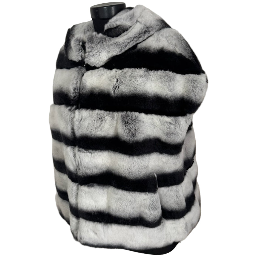Pelsvest i stribet skind