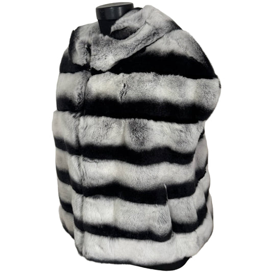Pelsvest i stribet skind