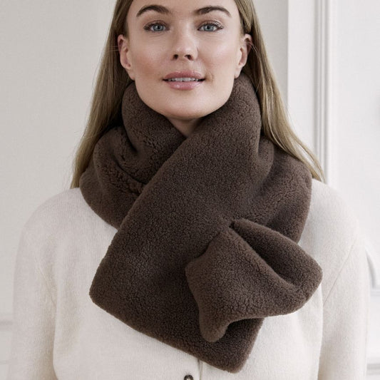 Monta lammeskinds-tørklæde